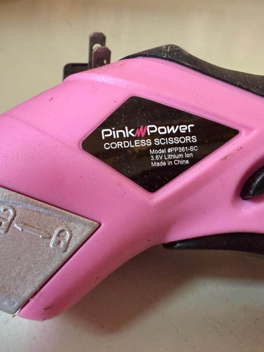 Pink Power Cordless Electric Scissors - Pink/Black - Picture 2 of 3